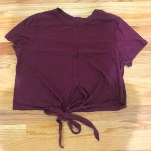 Maroon lululemon tee with tie